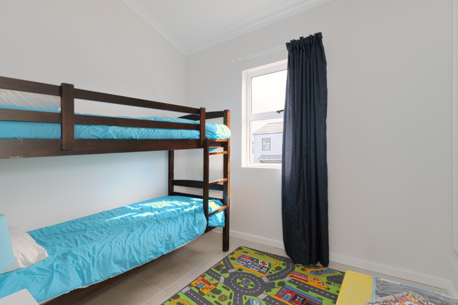 2 Bedroom Property for Sale in Stratford Green Western Cape